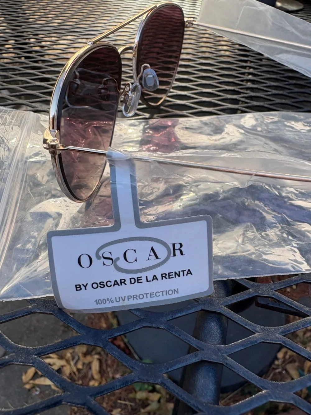 Oscar de Le Renta Aviator Sunglasses